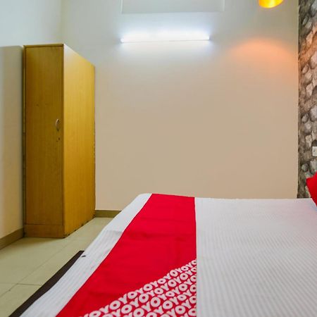 Hotel O Unique Delhi Home Stay Nuova Delhi Esterno foto