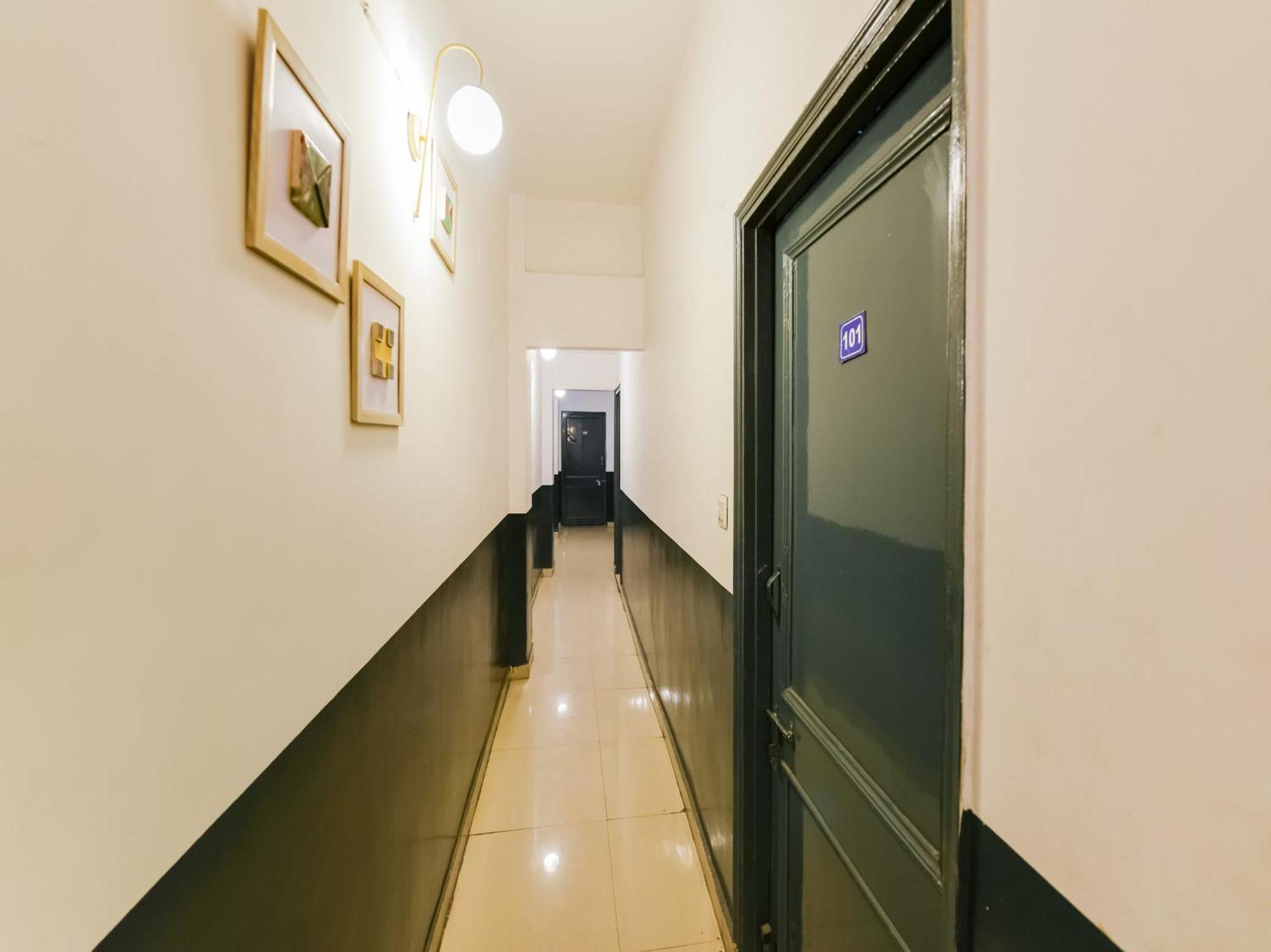 Hotel O Unique Delhi Home Stay Nuova Delhi Esterno foto