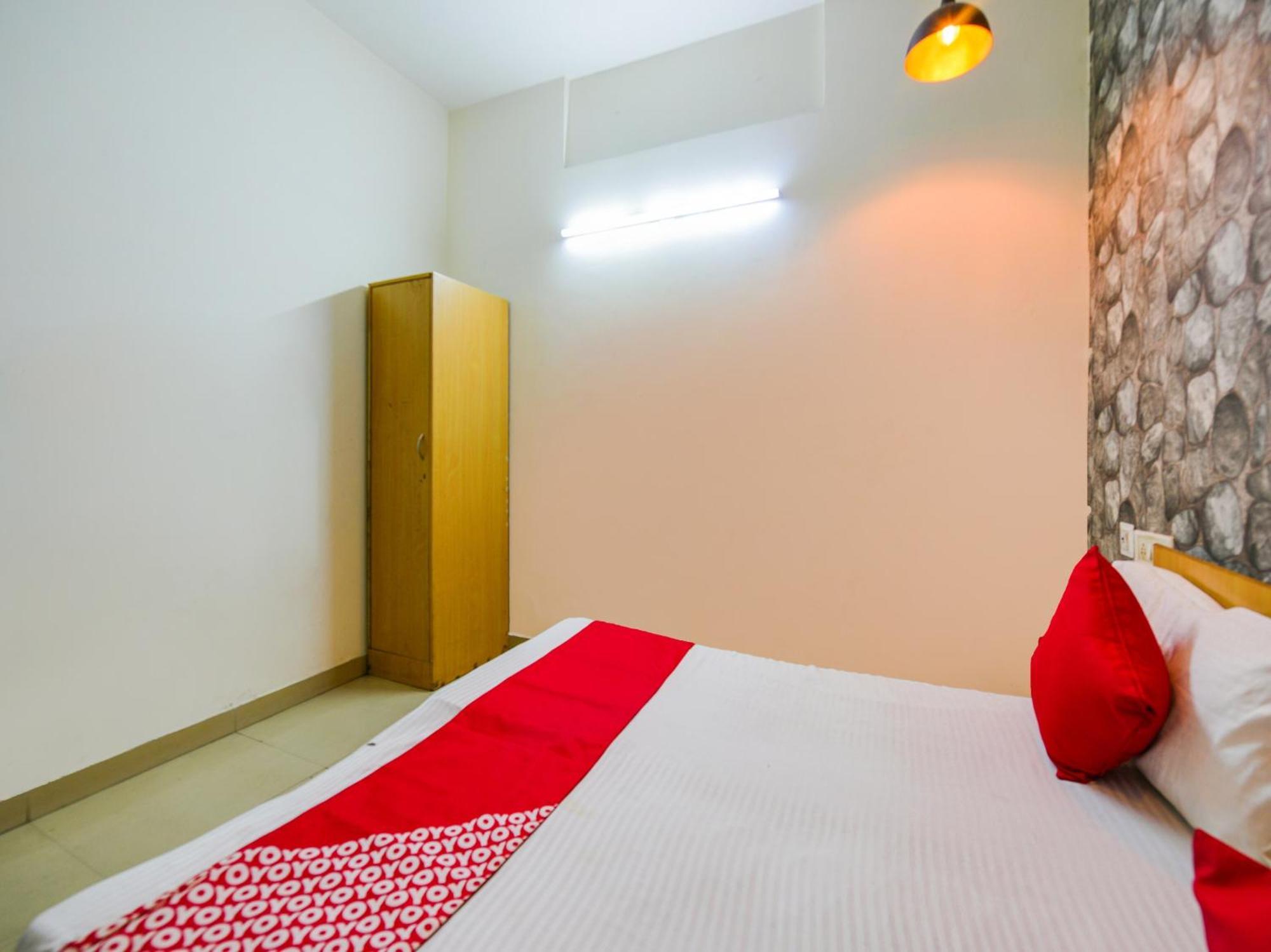 Hotel O Unique Delhi Home Stay Nuova Delhi Esterno foto