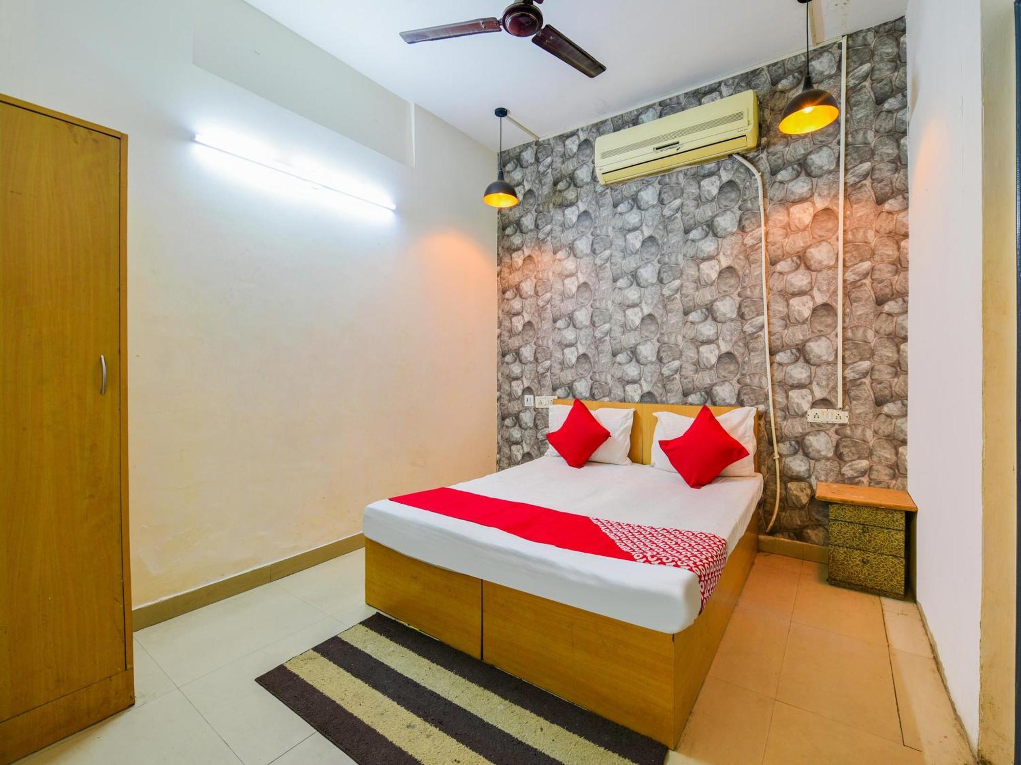 Hotel O Unique Delhi Home Stay Nuova Delhi Esterno foto