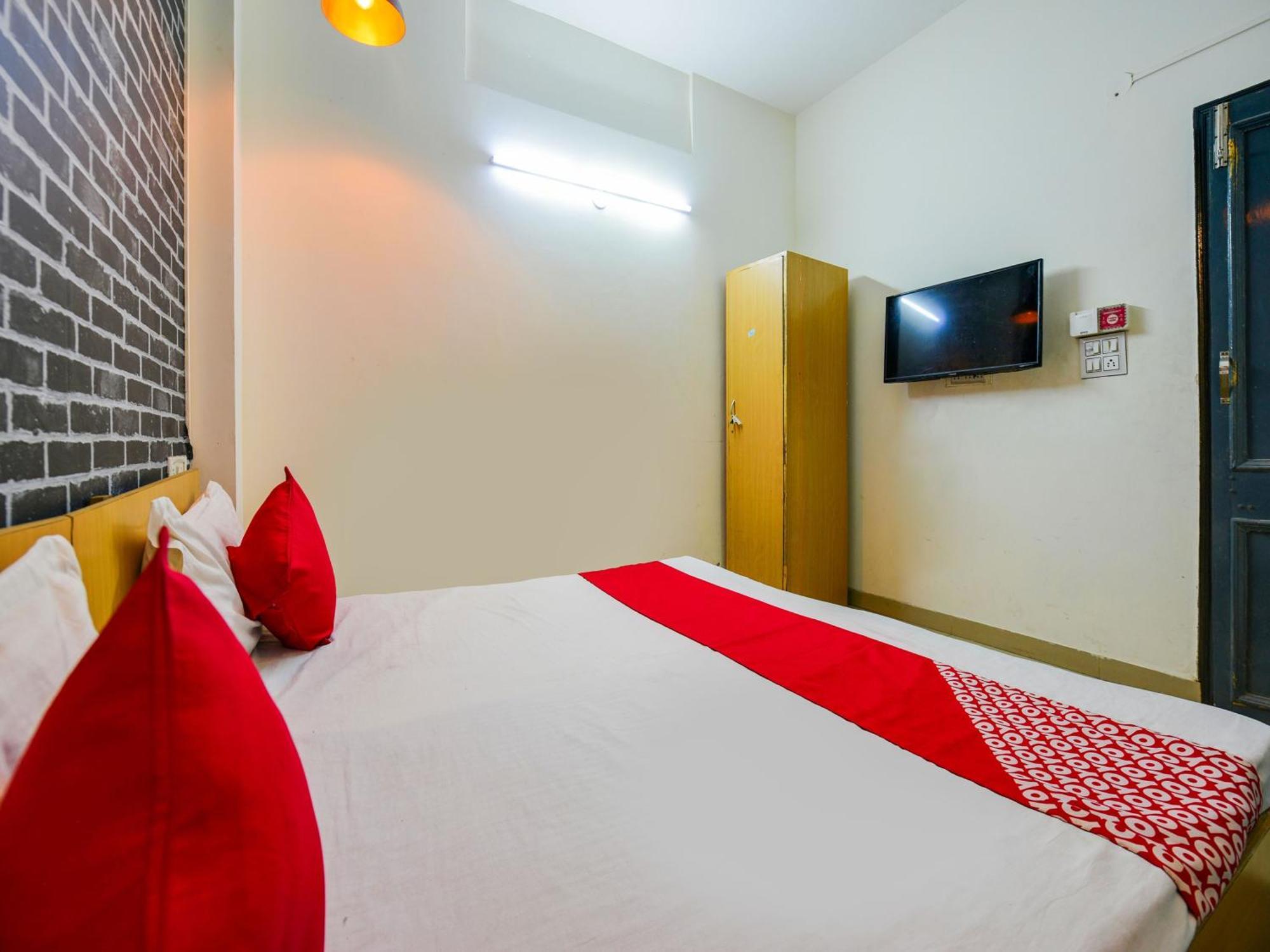 Hotel O Unique Delhi Home Stay Nuova Delhi Esterno foto