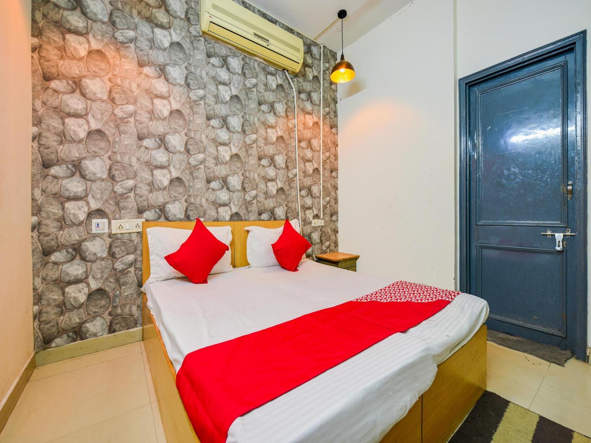 Hotel O Unique Delhi Home Stay Nuova Delhi Esterno foto