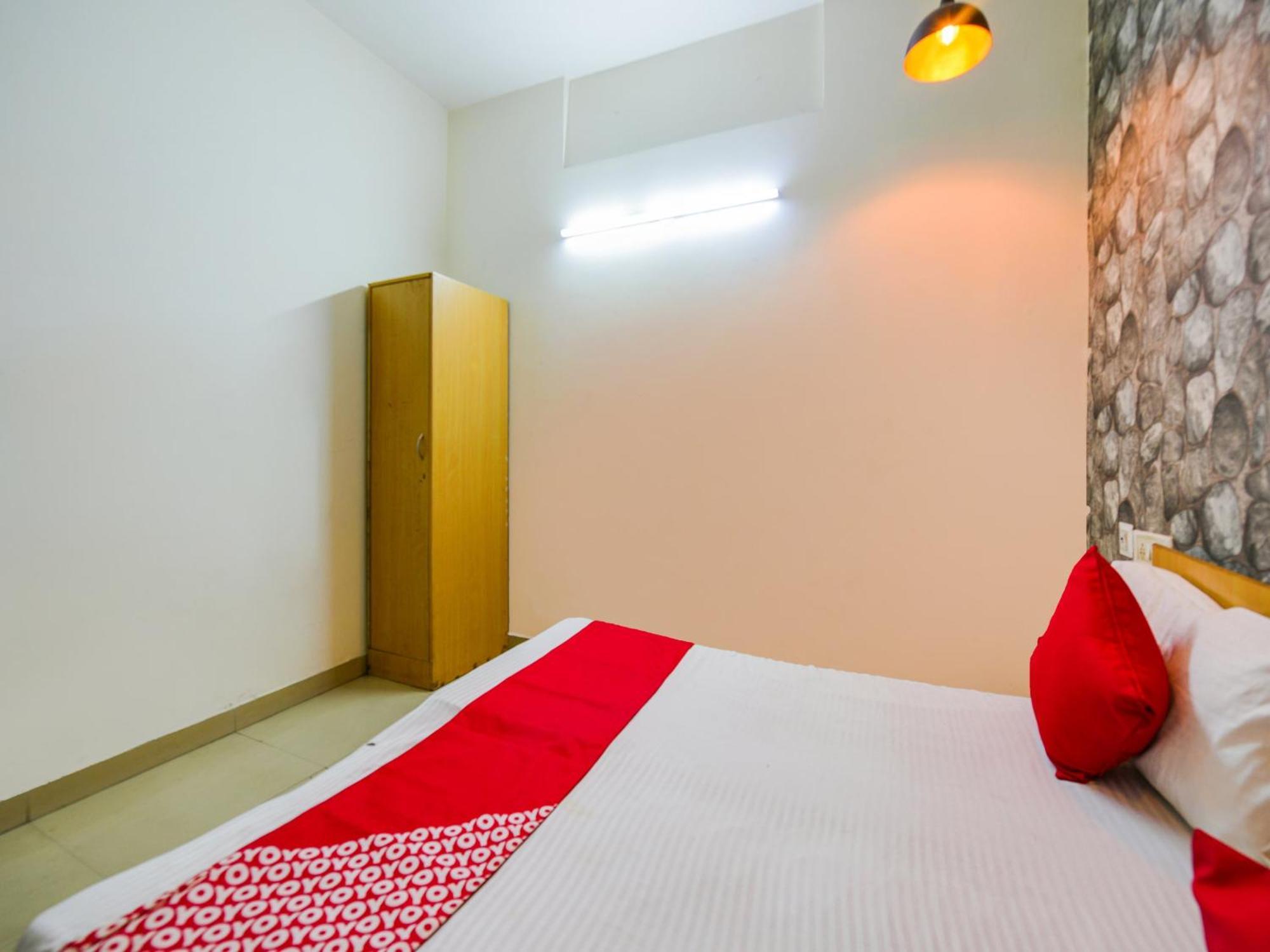 Hotel O Unique Delhi Home Stay Nuova Delhi Esterno foto